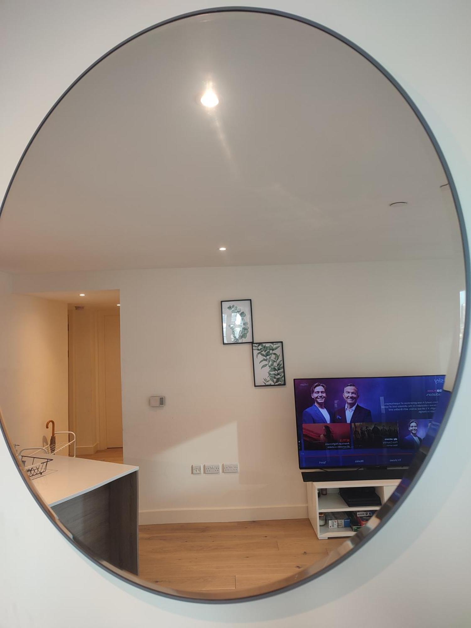 Luxury Riverside Apt With Easy Access To Central London, O2, Excel Centre And Parking エクステリア 写真