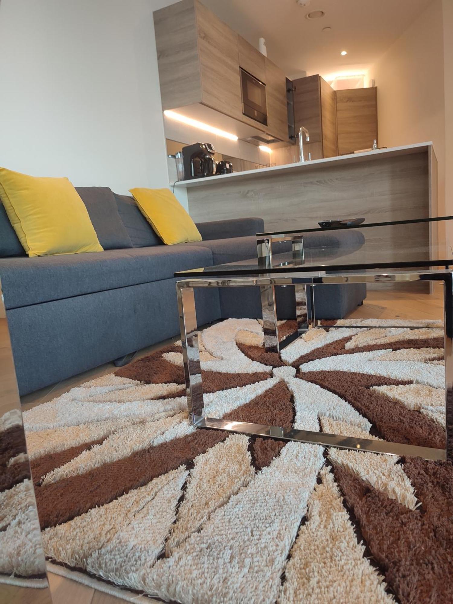 Luxury Riverside Apt With Easy Access To Central London, O2, Excel Centre And Parking エクステリア 写真