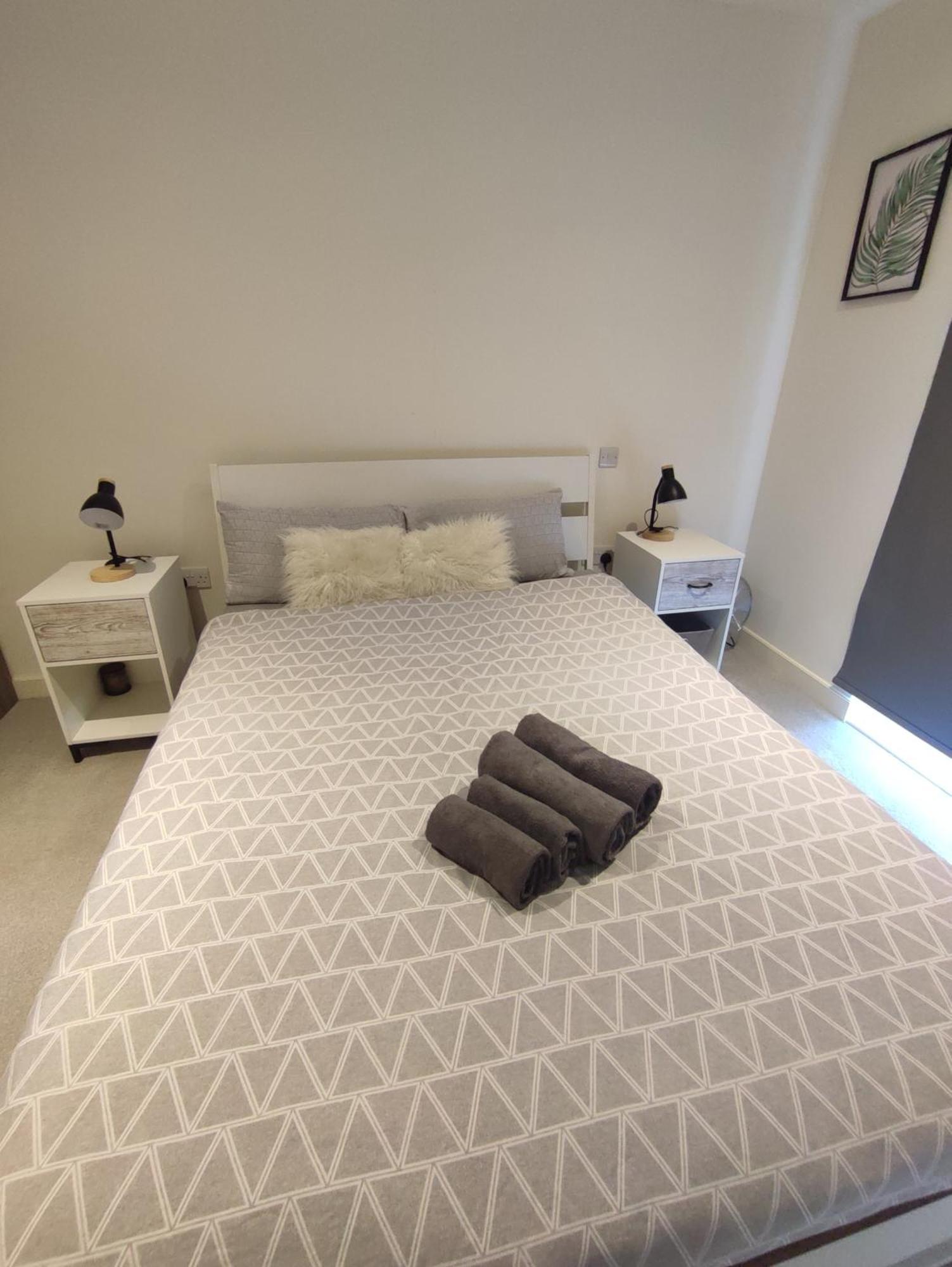 Luxury Riverside Apt With Easy Access To Central London, O2, Excel Centre And Parking エクステリア 写真
