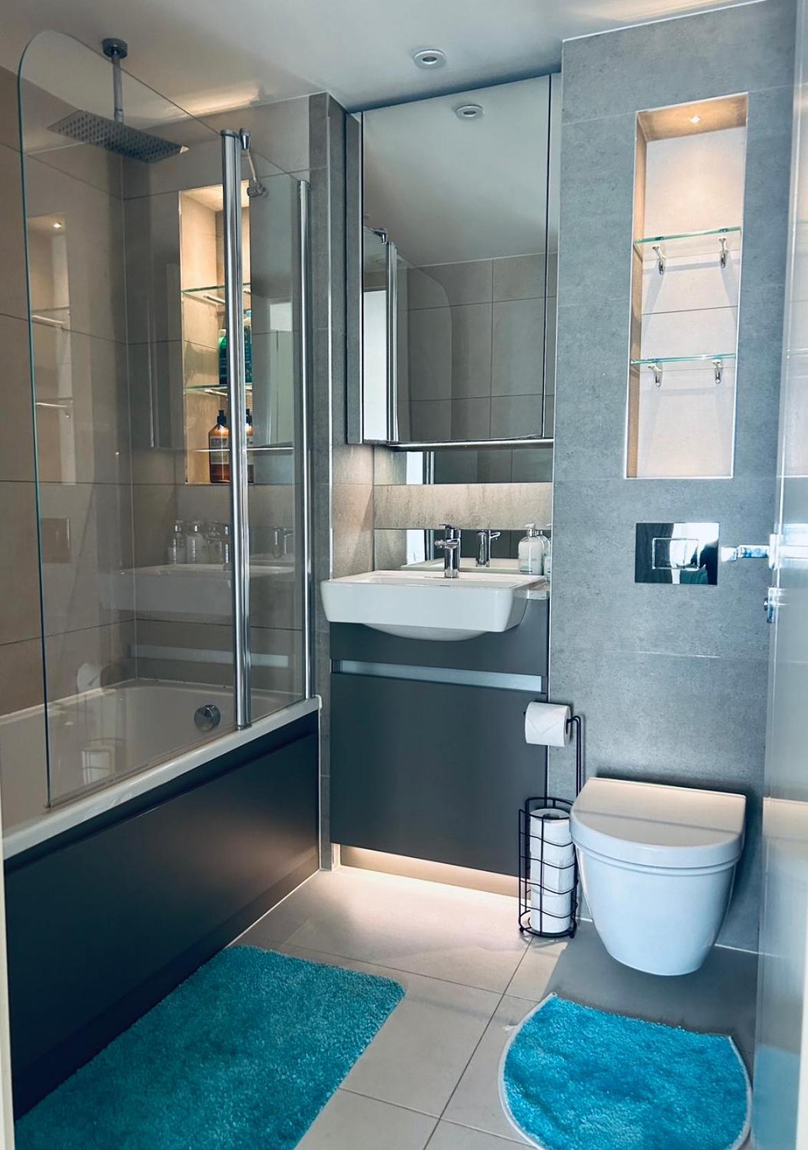 Luxury Riverside Apt With Easy Access To Central London, O2, Excel Centre And Parking エクステリア 写真