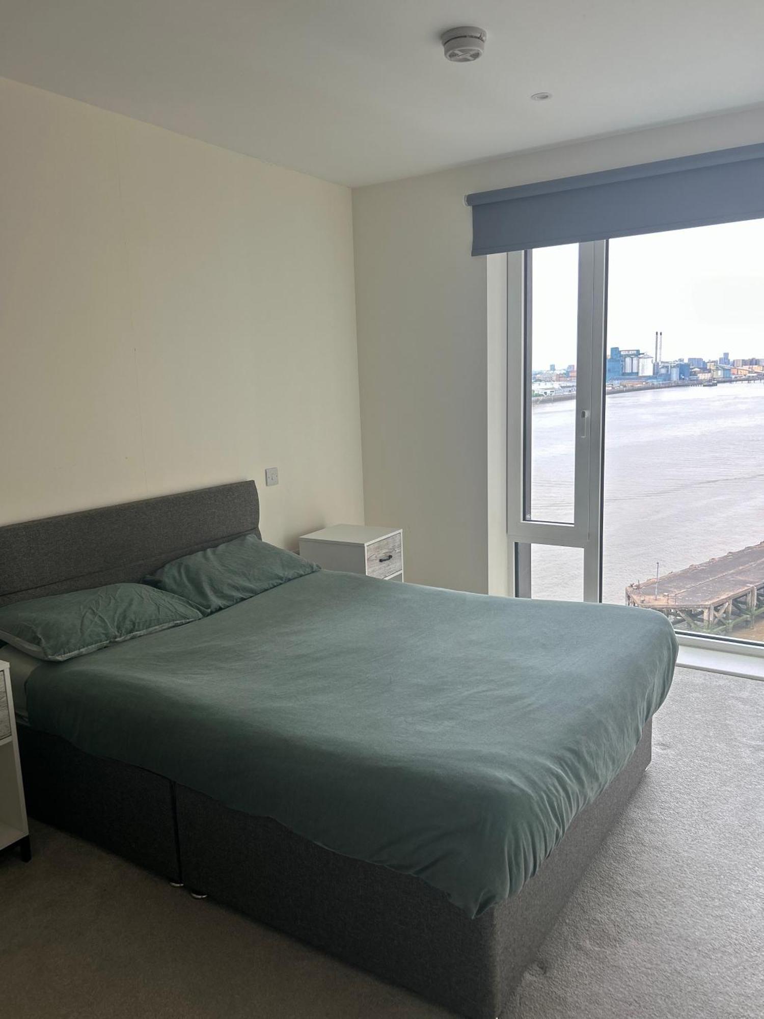 Luxury Riverside Apt With Easy Access To Central London, O2, Excel Centre And Parking エクステリア 写真